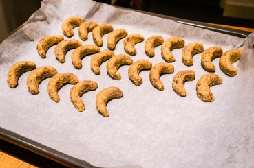 Almond_crecent_biscuit_12