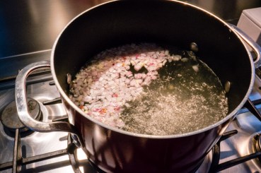 Crispy_pork_noodle_soup_12