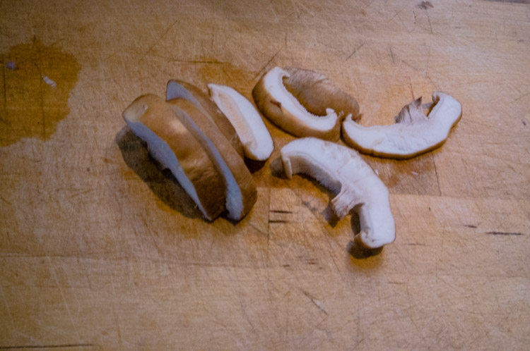 Crispy_pork_noodle_soup_16