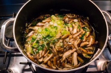 Crispy_pork_noodle_soup_21