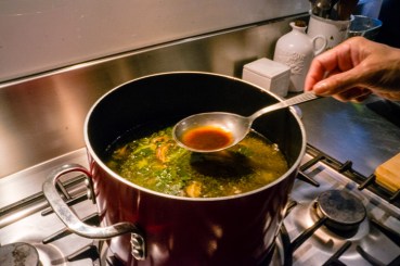 Crispy_pork_noodle_soup_24